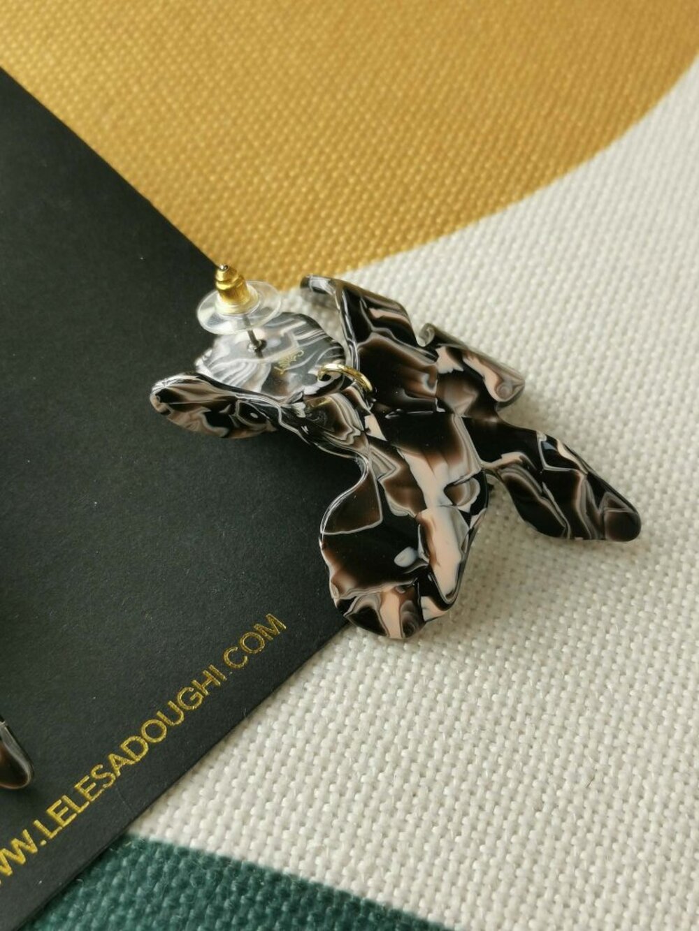 Lele Sadoughi Small Paper Lily Maple Earrings NEW - Picture 3 of 3